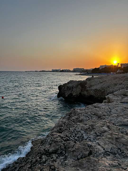Strand Hotel Grecian Sands