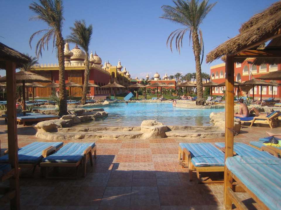 Pool am 800 er Block Pickalbatros Alf Leila Wa Leila Resort - Neverland Hurghada