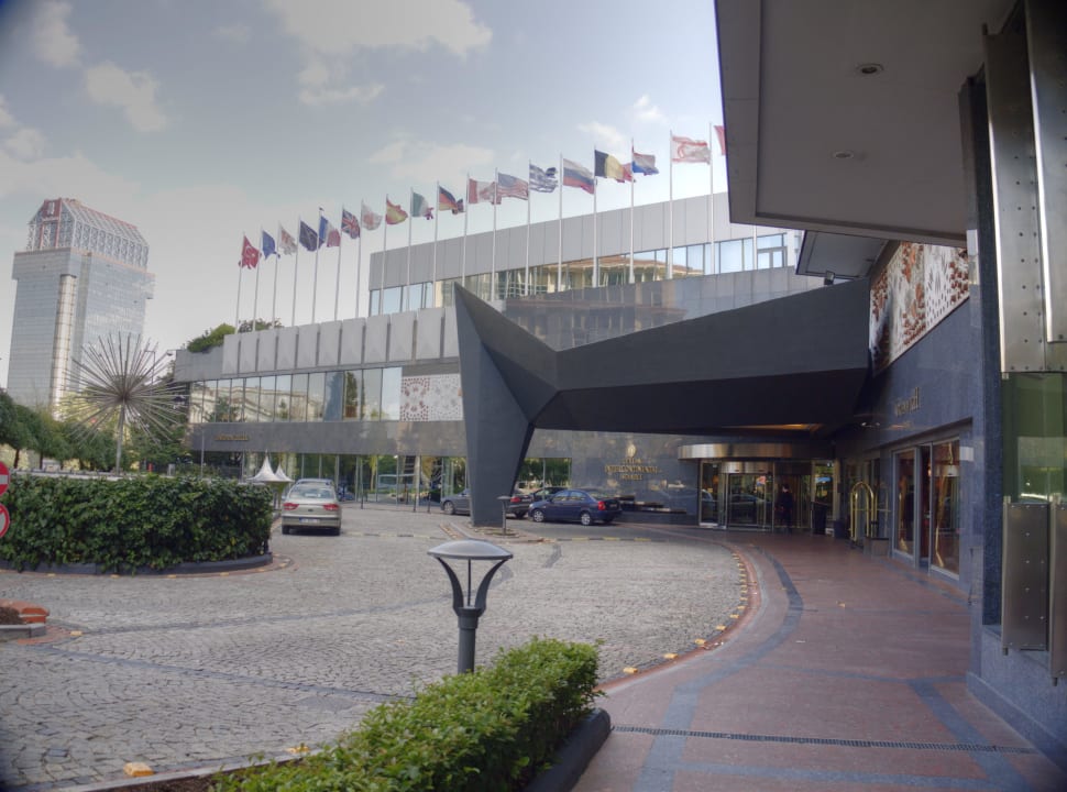 Der Eingang mit der Taxiststion Hotel InterContinental Istanbul