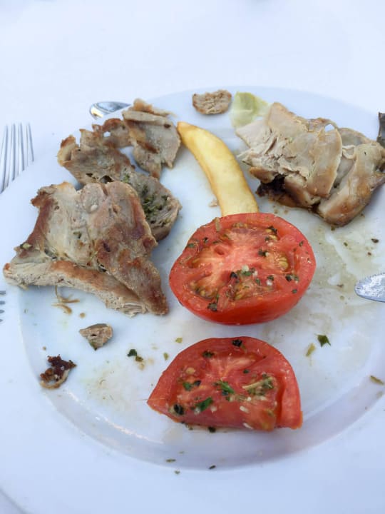 Vertrocknete Speisen vom Grill R2 Rio Calma Hotel & Spa & Conference