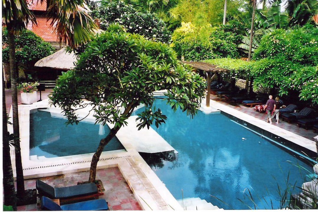 Pool beim Spaa Morgens um 11 Uhr Puri Santrian