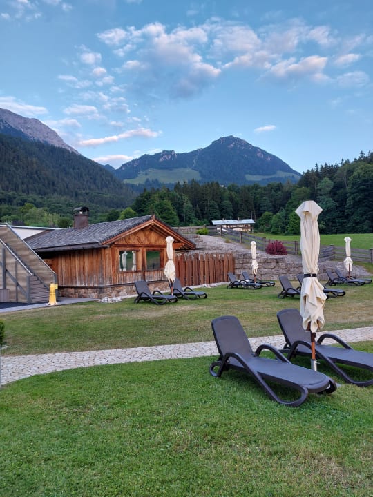 Außenansicht Alm- & Wellnesshotel Alpenhof