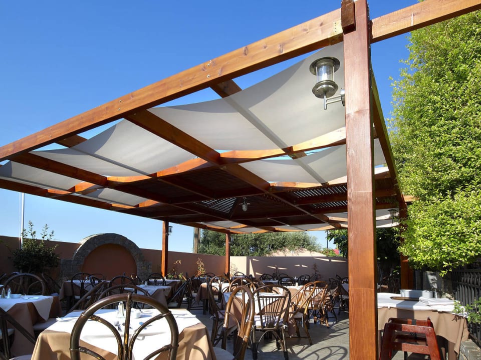 Restaurant outdoor Eurohotel Katrin Hotel & Bungalows