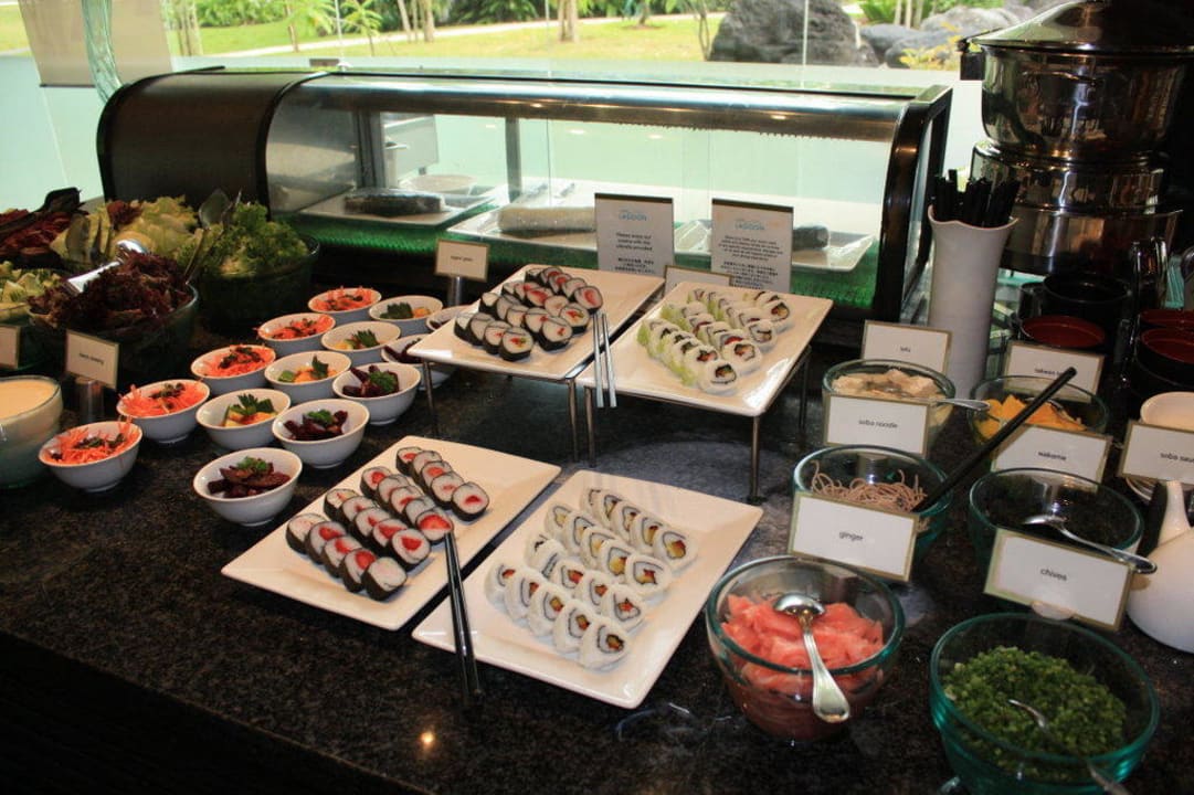 Sushi zum Frühstück The Laguna A Luxury Collection Resort & Spa