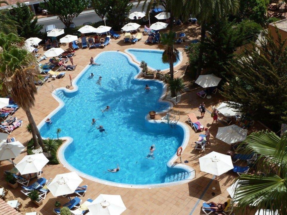 Zum Pool Valentin Reina Paguera