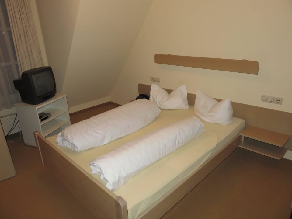 Zimmer #21 Weißes Kreuz