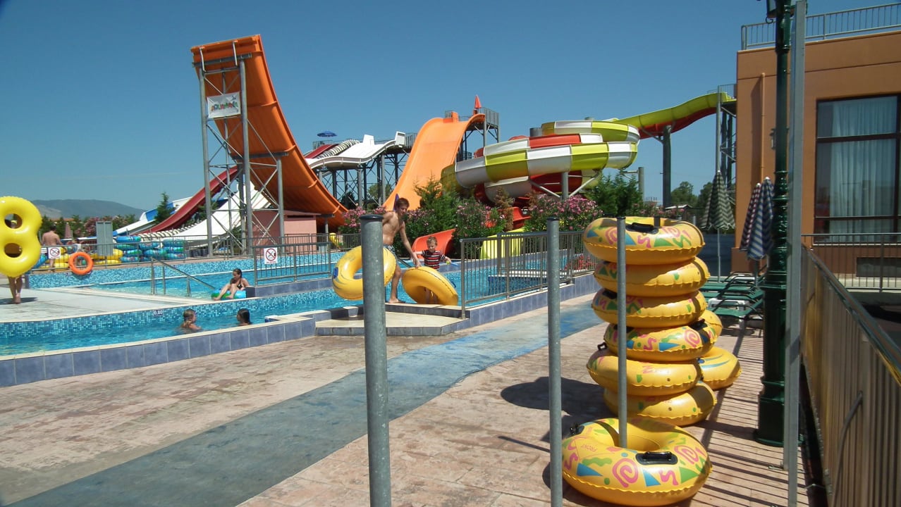 Aqua  Caretta Beach Resort & WaterPark