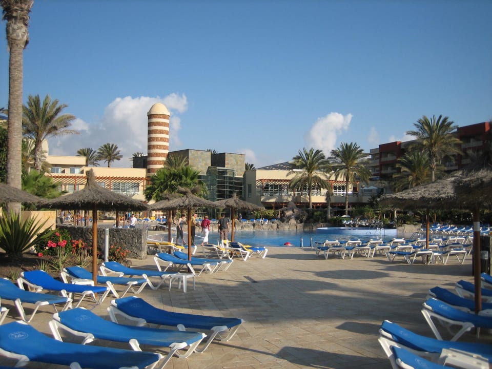 Pool morgens Elba Carlota Beach & Golf Resort