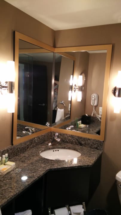 Zimmer Holiday Inn Toronto Downtown Centre