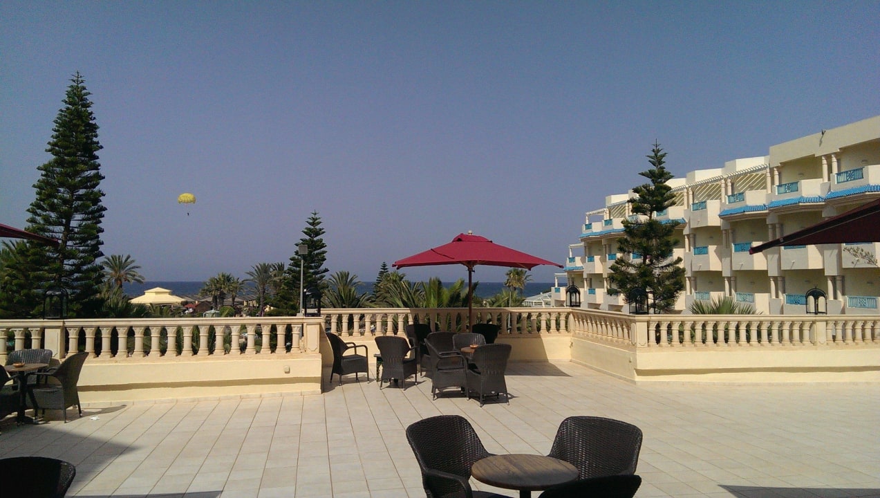 Terrasse der Bar Sentido Bellevue Park