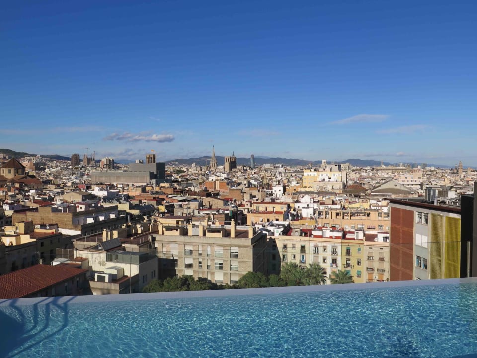 Kleiner Pool auf dem Dach Hotel Andante