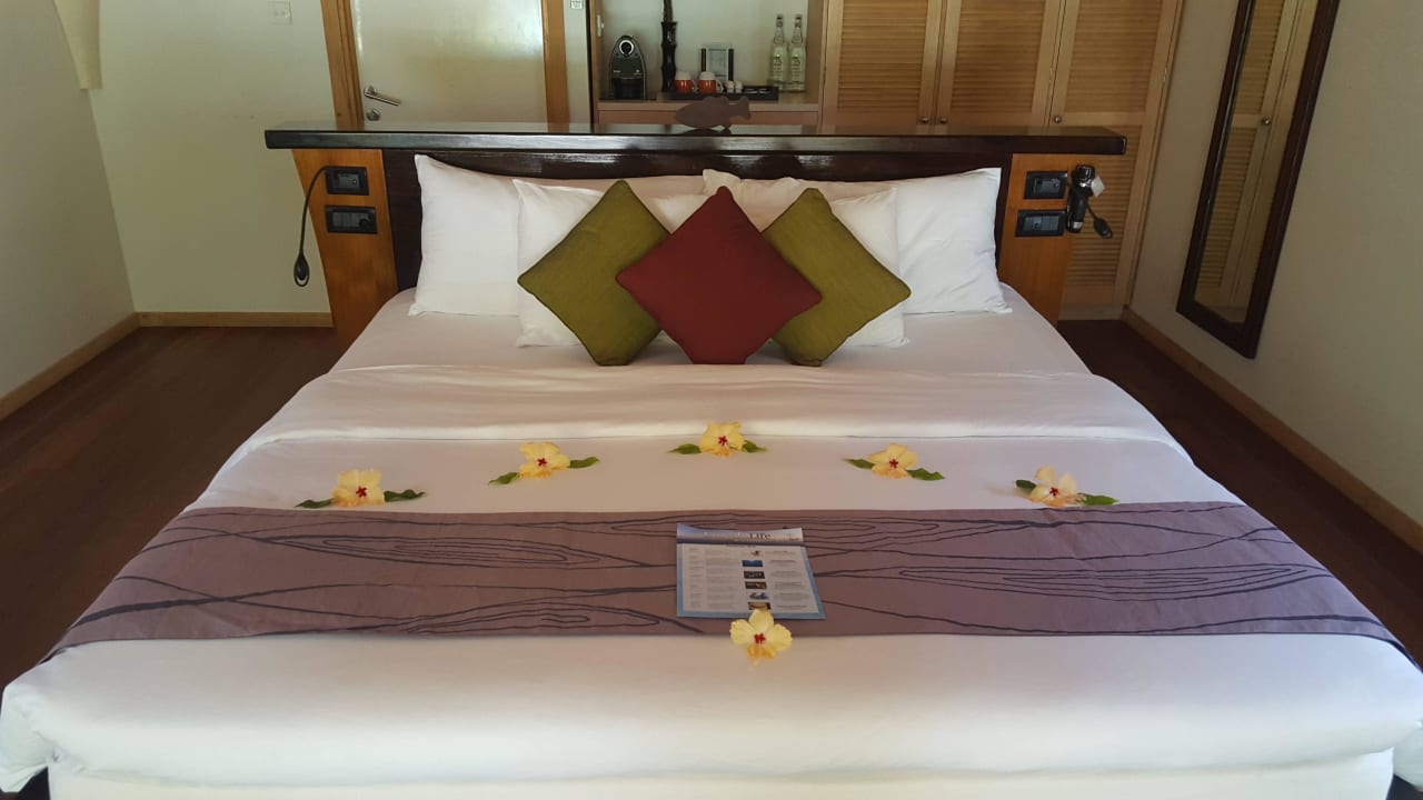 Bett Kuredu Island Resort & Spa