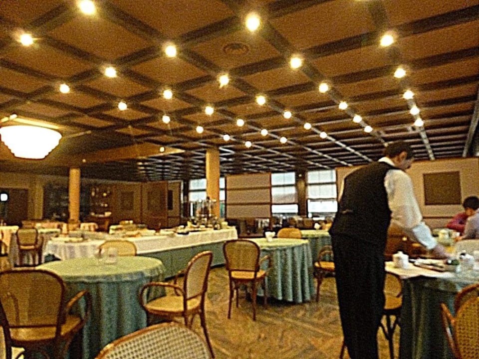 Beim Frühstück Hotel Gentile Da Fabriano