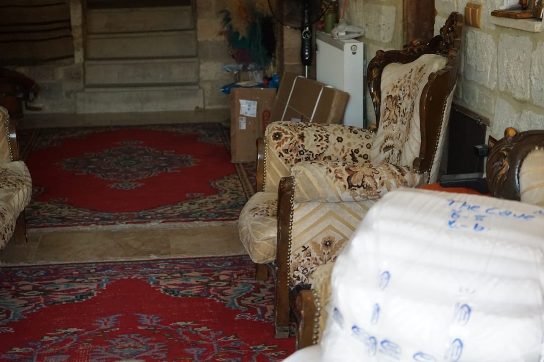Sonstiges The Cave House
