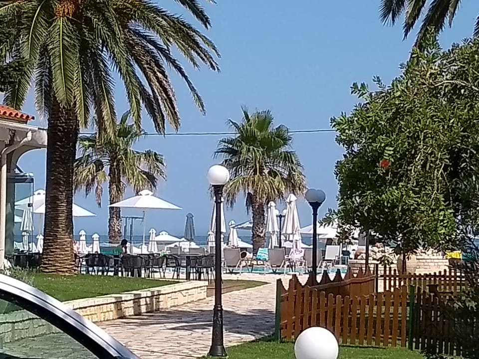 Außenansicht Acharavi Beach Hotel