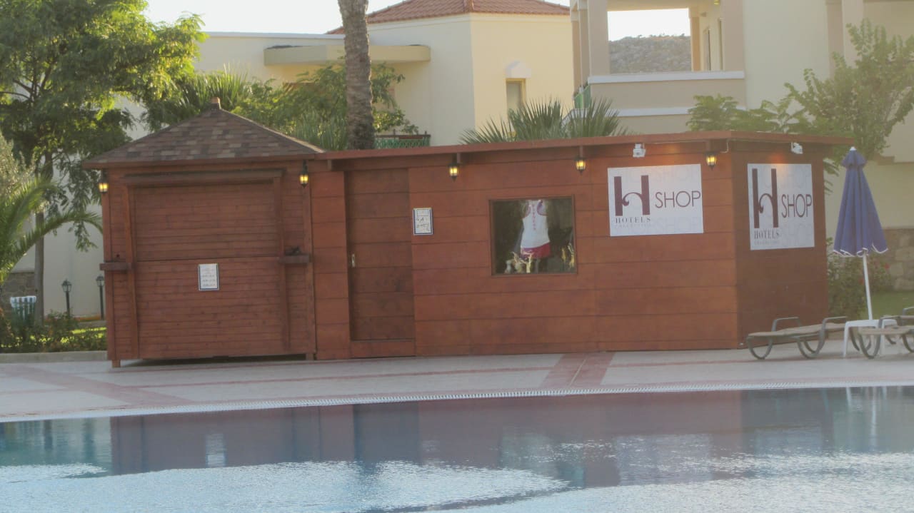 Hauptpool, Annimation und Shop Lindos Princess Beach Resort & Spa