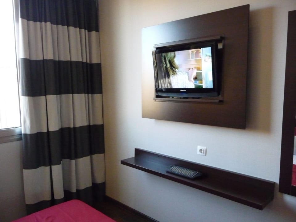 TV Hotel & Spa Villa Olimpic@ Suites