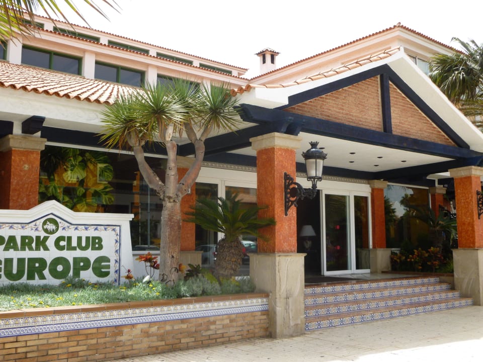 Unscheinbar: Der Eingang an der Straße Park Club Europe