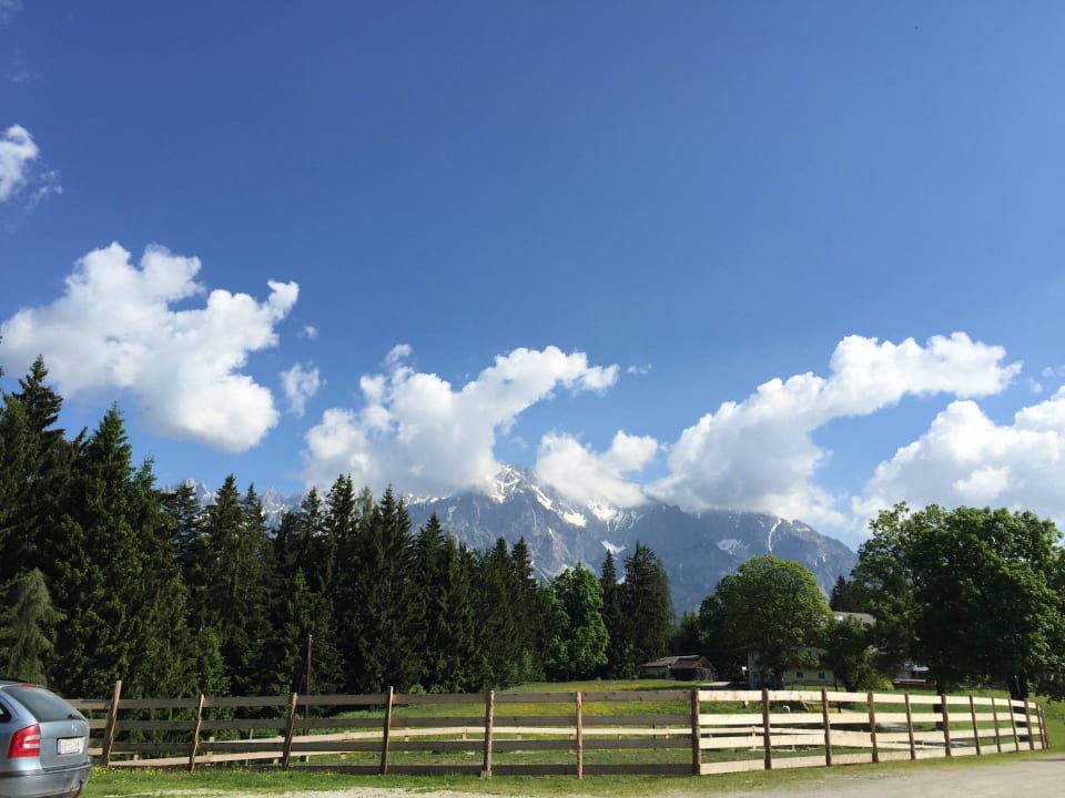 Bilck aus dem Eingansgbereich auf Dachstein Naturhaus Lehnwieser