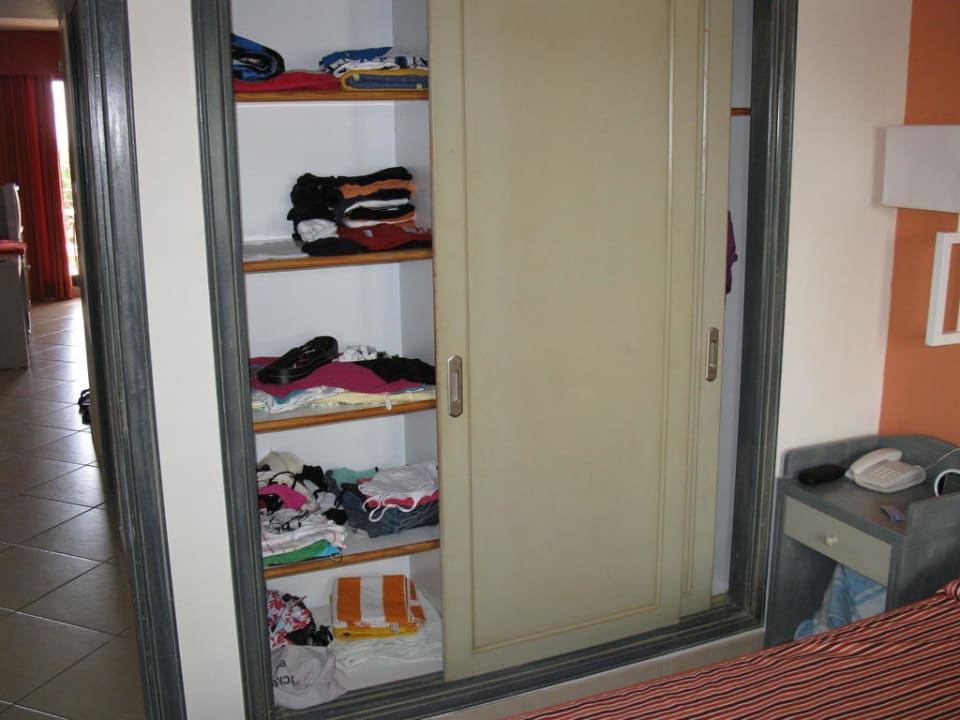 Kleiderschrank allsun App.-Hotel Albatros