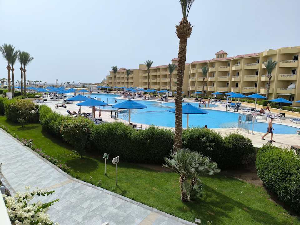 Außenansicht Amwaj Beach Club Abu Soma Resort