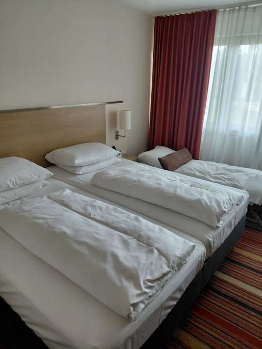 Zimmer H+ Hotel Bochum