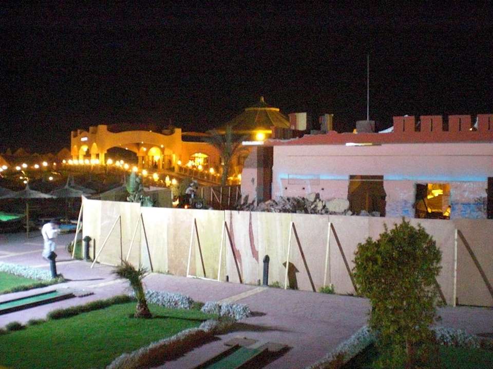 Nächtliche Bauarbeiten Pickalbatros Alf Leila Wa Leila Resort - Neverland Hurghada