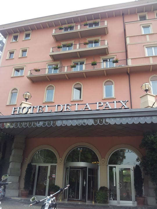Haupteingang Hotel De La Paix