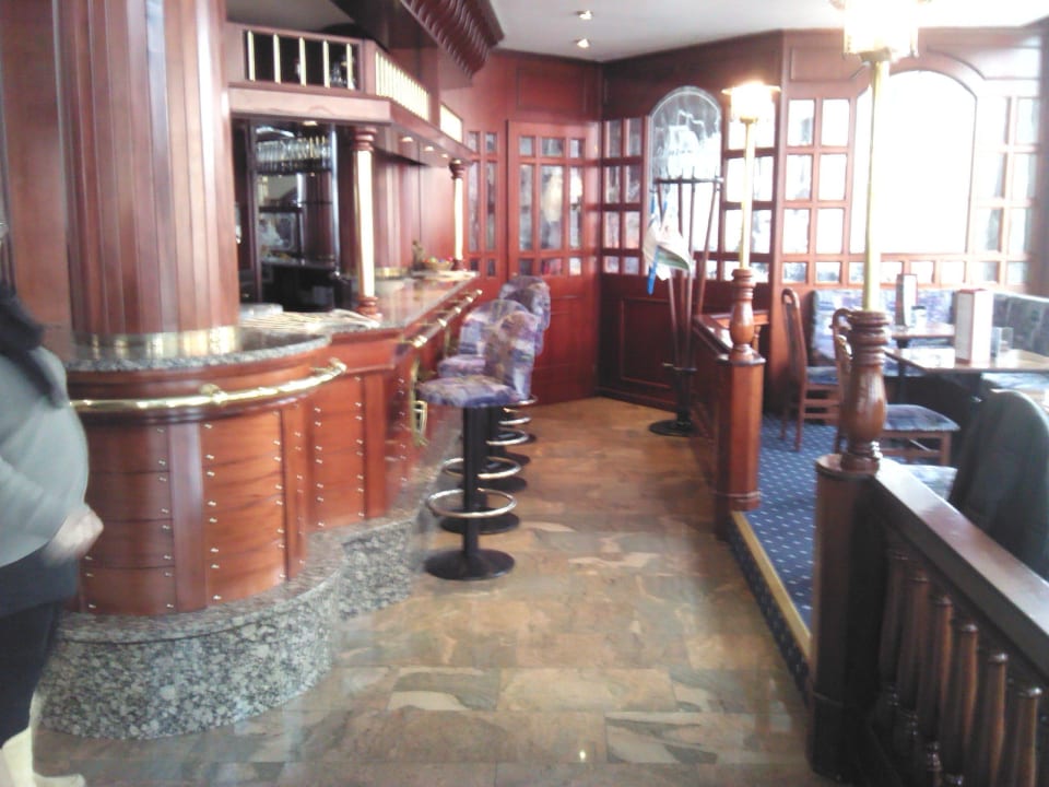 Bar im Lobbybereich ibis Styles Halle