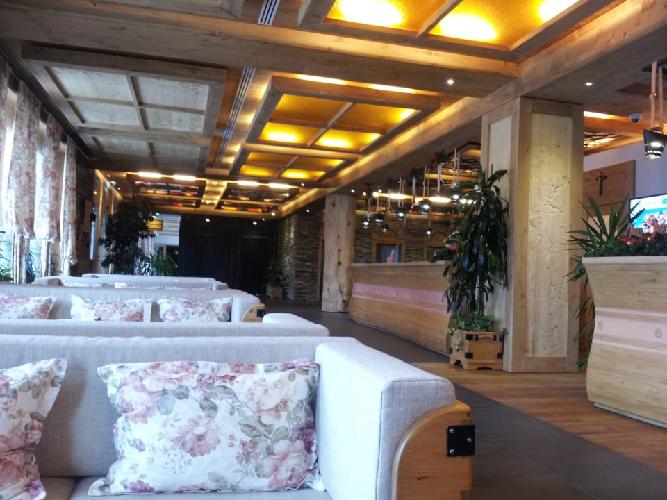 Lobby Hotel Bania Thermal & Ski