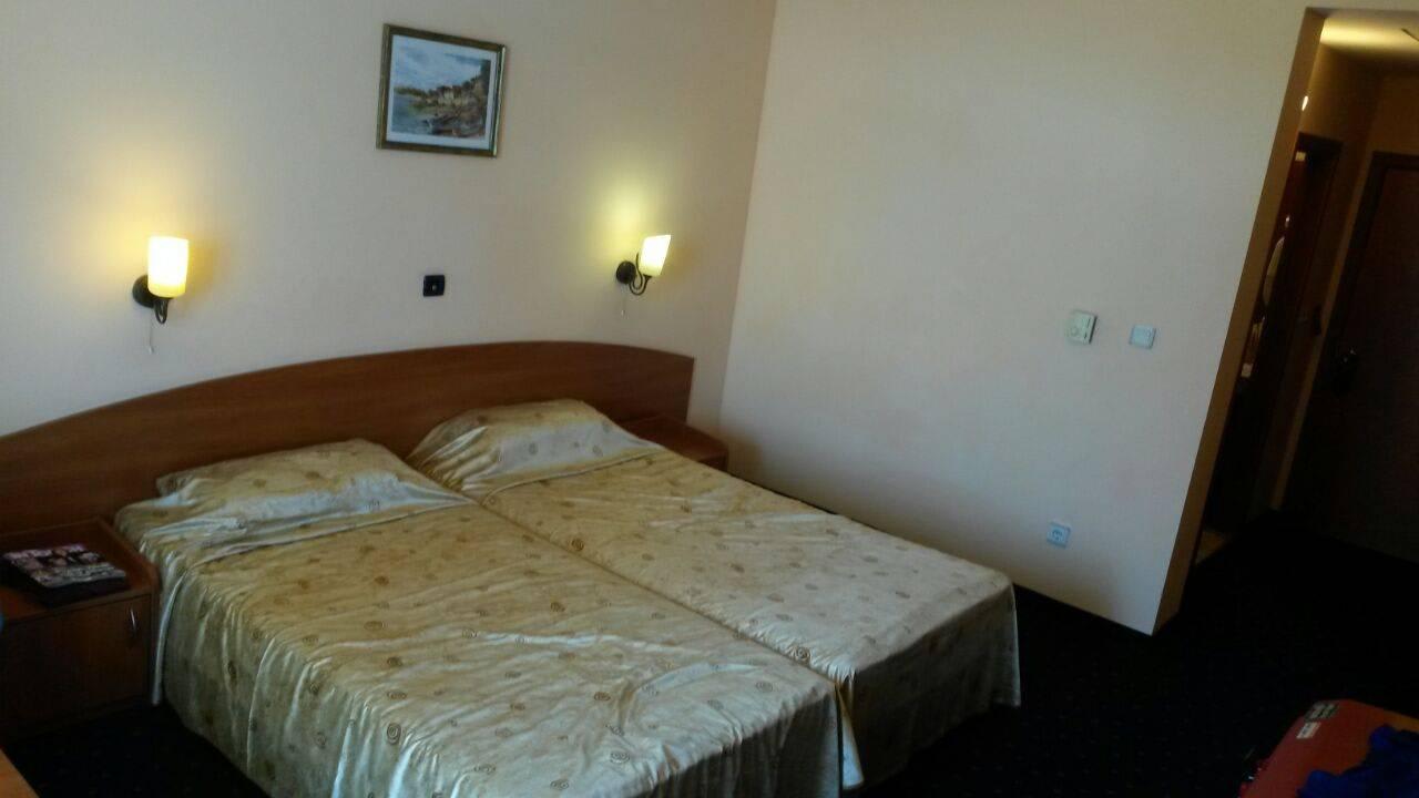 Zweckmässige Zimmer Hotel Tiara Beach