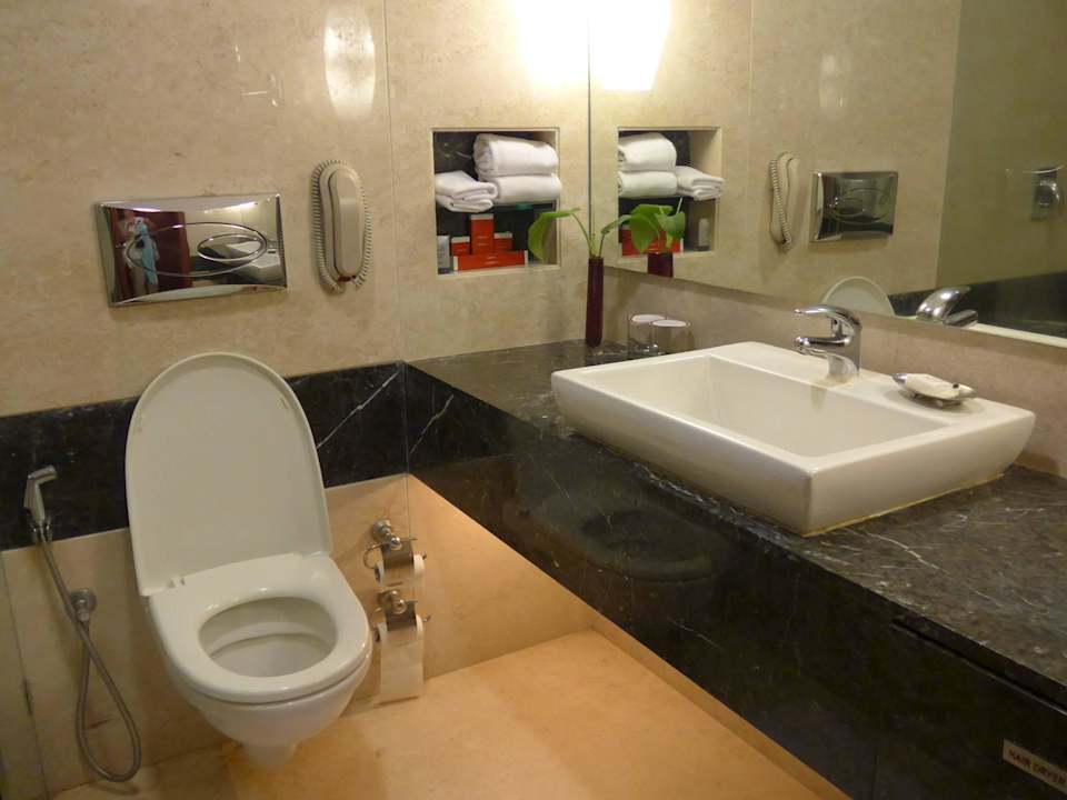 Blick ins Bad The Gateway Hotel Pasumalai