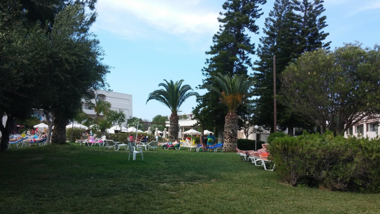 Widok z ogrodu Ialyssos Bay