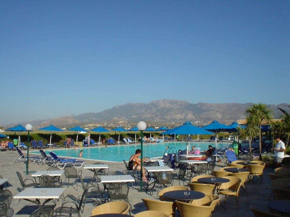 Pool mit Hinterland Grecotel Casa Paradiso