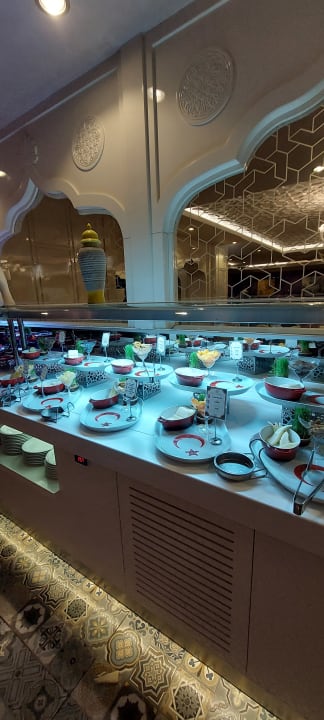 Gastro Royal Taj Mahal Hotel