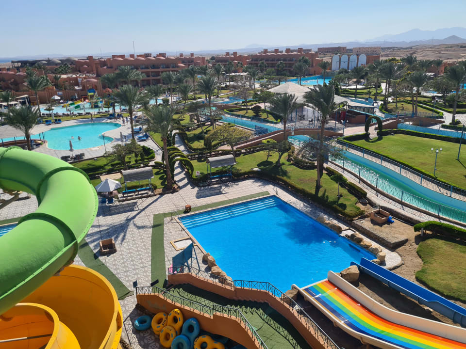 Pool Akassia Swiss Resort