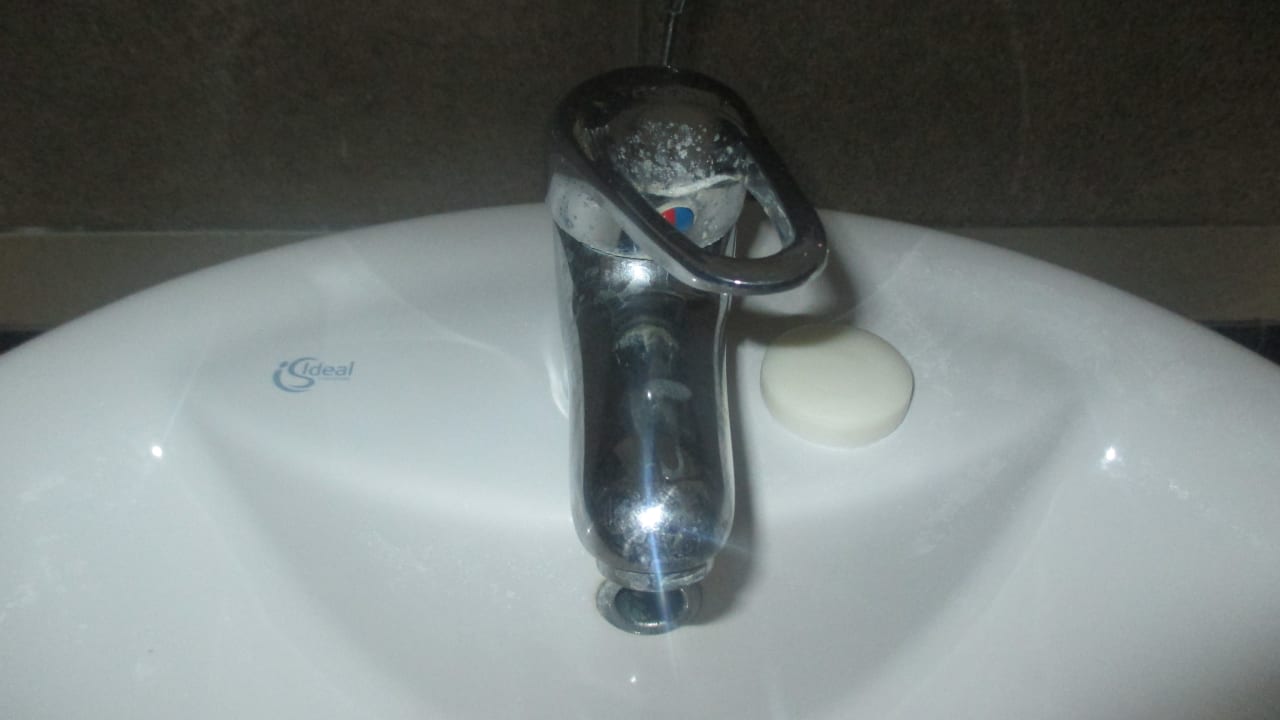 Wasserhahn vom Salz schon angegriffen  Neptune Paradise Beach Resort & Spa