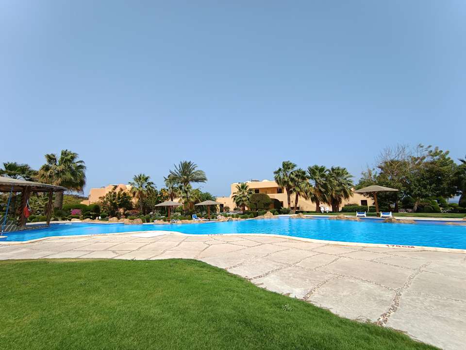 Pool Wadi Lahmy Azur Resort