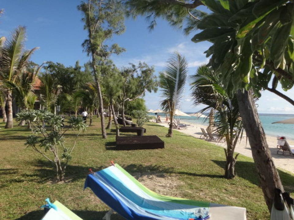 Morgens um 7.00 Uhr Crystals Beach Resort Belle Mare, a member of Radisson Individuals