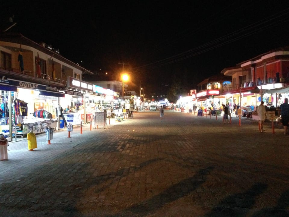 Haupteinkaufsstraße in Sarigerme TUI BLUE Seno - Adults Only