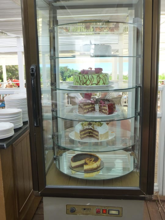 Kuchen an der Strandbar  Alba Queen Hotel