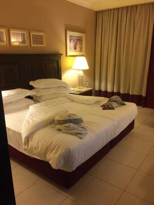 Zimmerbett  Miramar Al Aqah Beach Resort