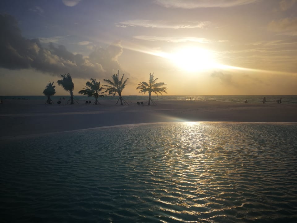 Strand Meeru Maldives Resort Island