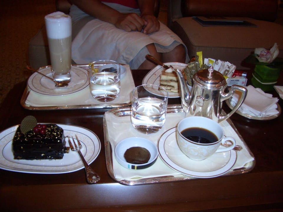 Kaffee  und Kuchen Emirates Palace Mandarin Oriental