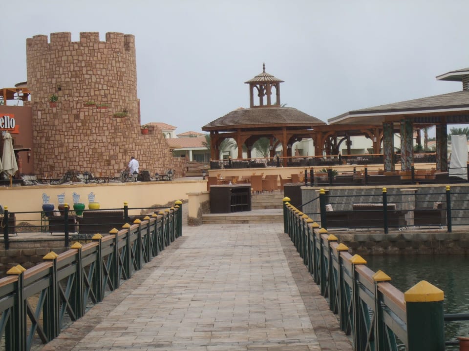 Weg zum Restaurant Pickalbatros Dana Beach Resort - Hurghada