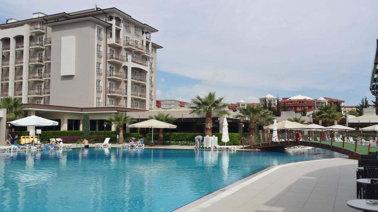 Blick auf den Pool Sunis Elita Beach Resort & Spa