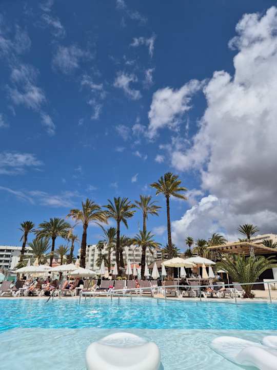 Pool HL Miraflor Suites Hotel