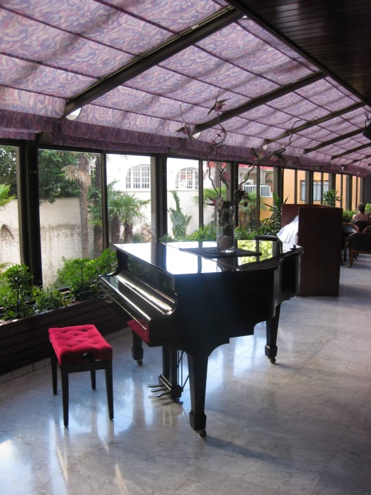 Flügel Hotel Tropic Park