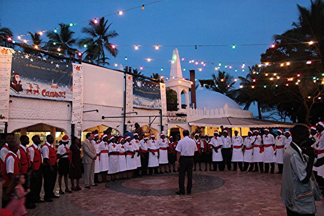 Weihnachtliches Briefing der Angestellten Hotel Southern Palms Beach Resort