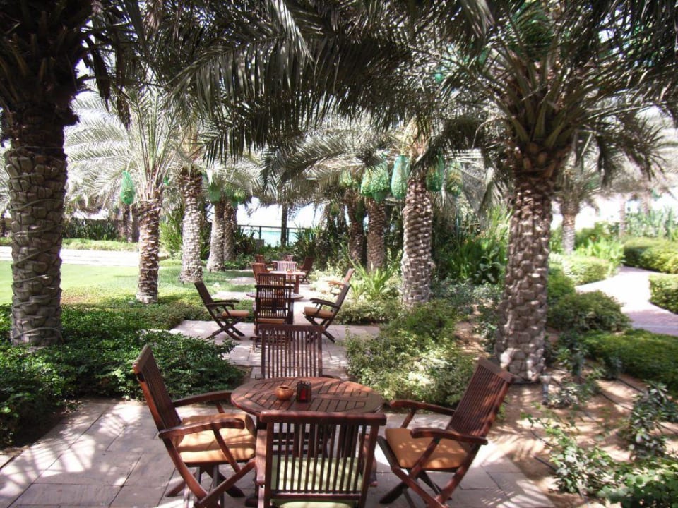 Außenanlage2 Coral Beach Resort Sharjah